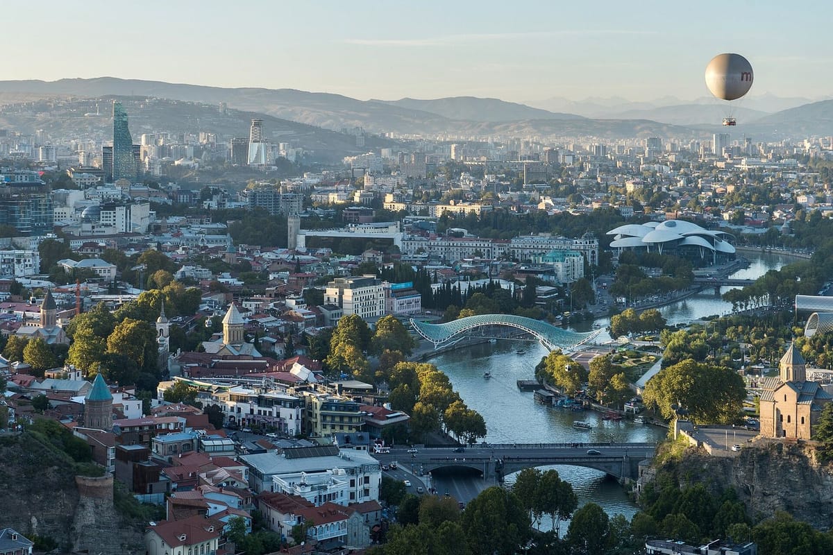 Panorama Tbilisi dari Gereja Tabori