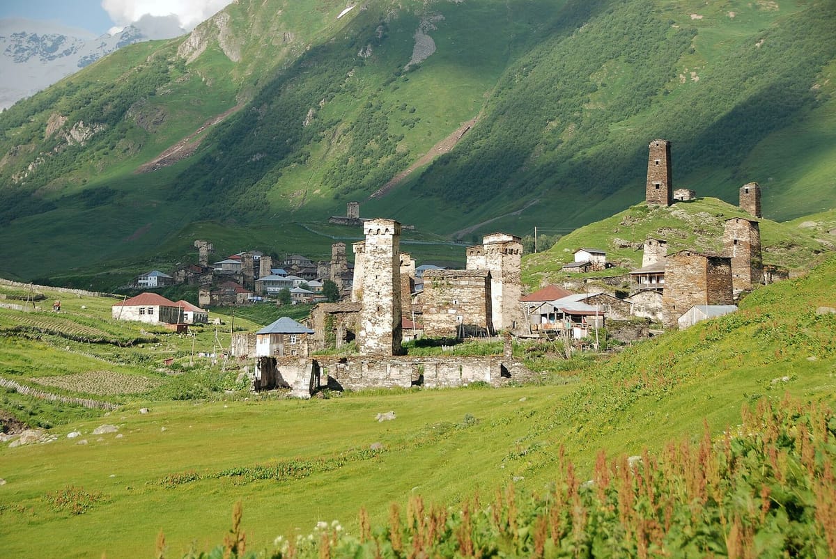 Menara batu Ushguli di Svaneti