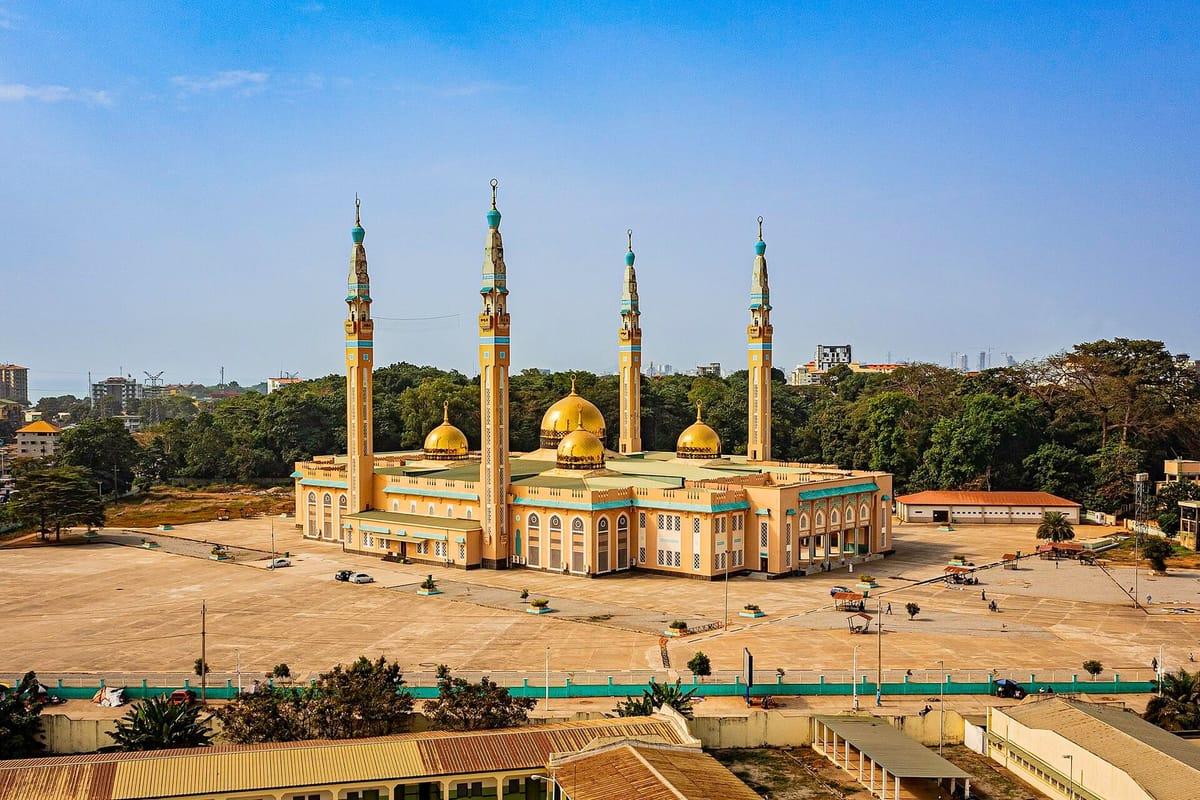 Masjid Agung Fayçal di Conakry