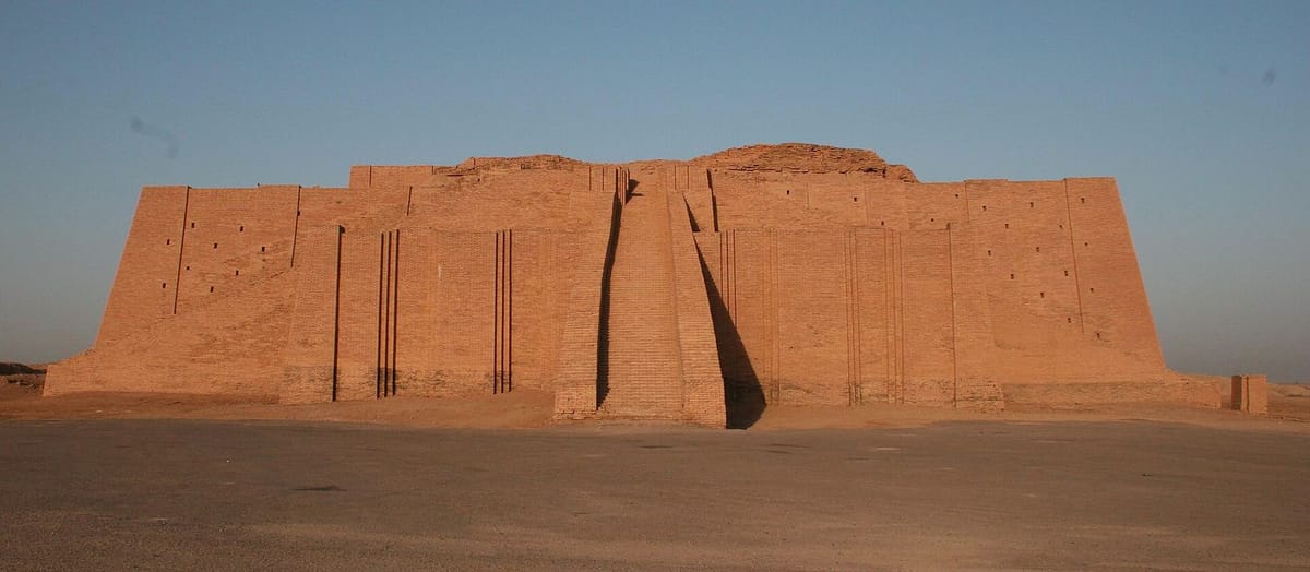 Ziggurat Ur di Irak selatan