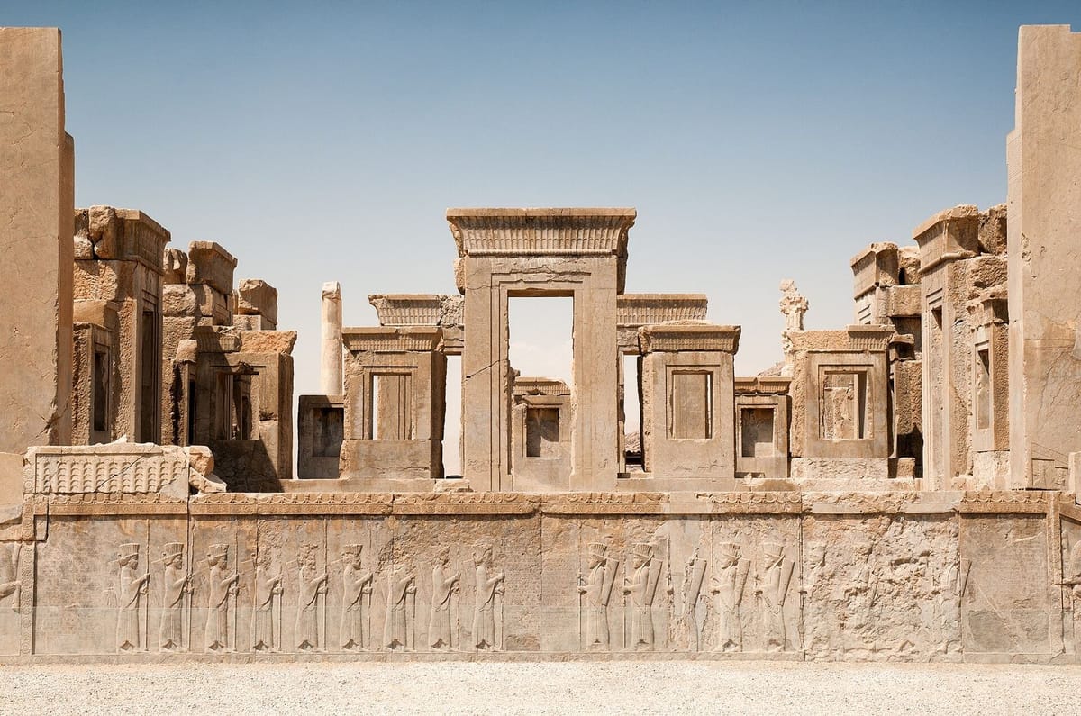 Relief dan tiang Persepolis