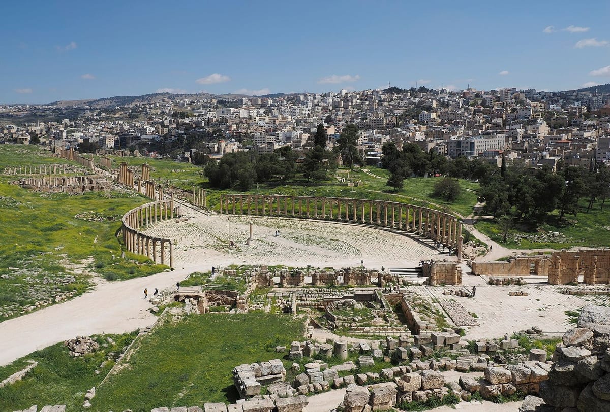 Lapangan oval Romawi di Jerash