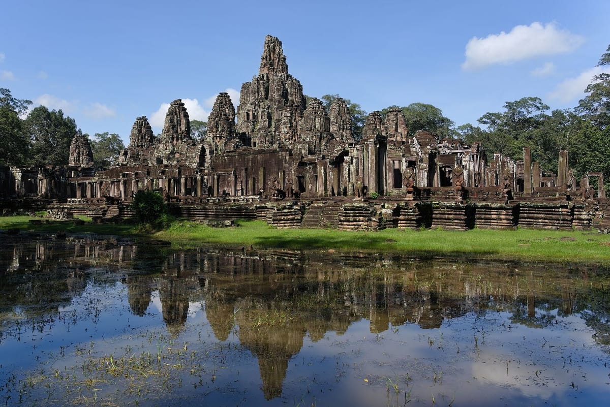 Wajah batu raksasa di kuil Bayon, Angkor Thom