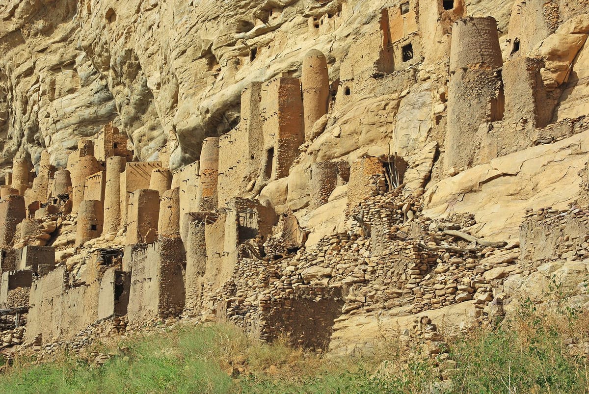 Desa Dogon di kaki tebing Bandiagara