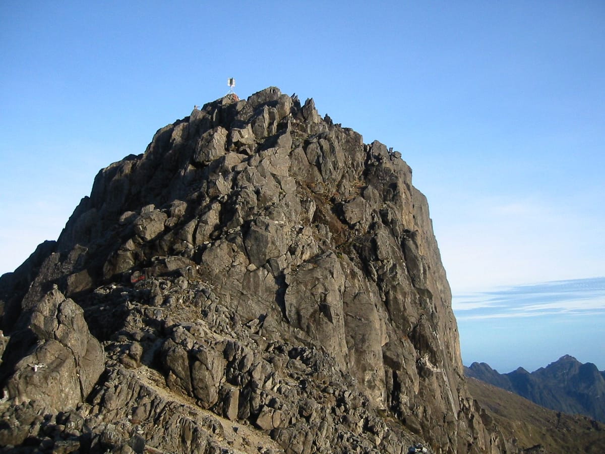Puncak Gunung Wilhelm di dataran tinggi Papua Nugini