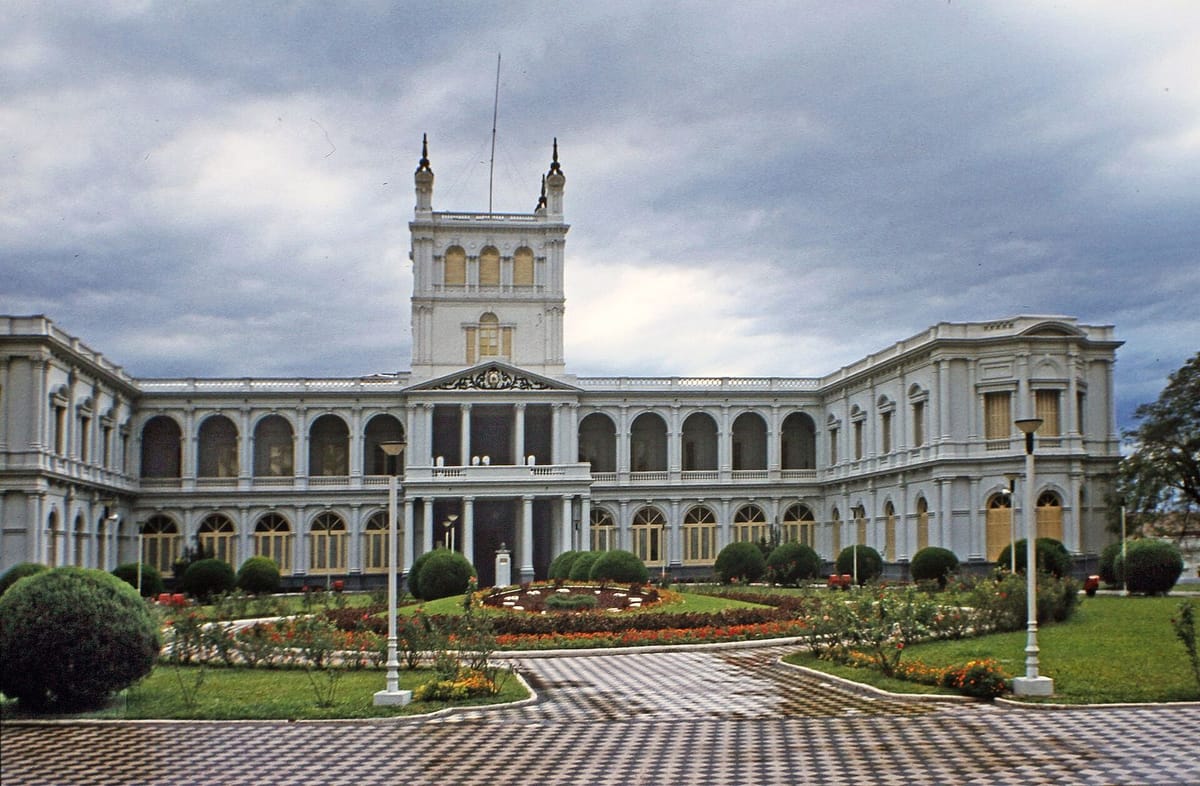 Bangunan bersejarah di pusat kota Asunción, Paraguay