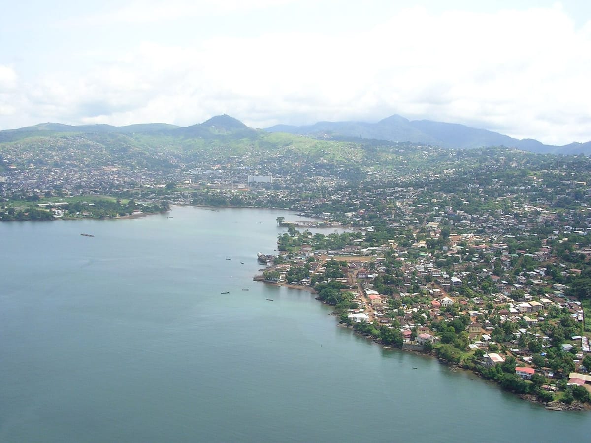 Pemandangan udara kota Freetown