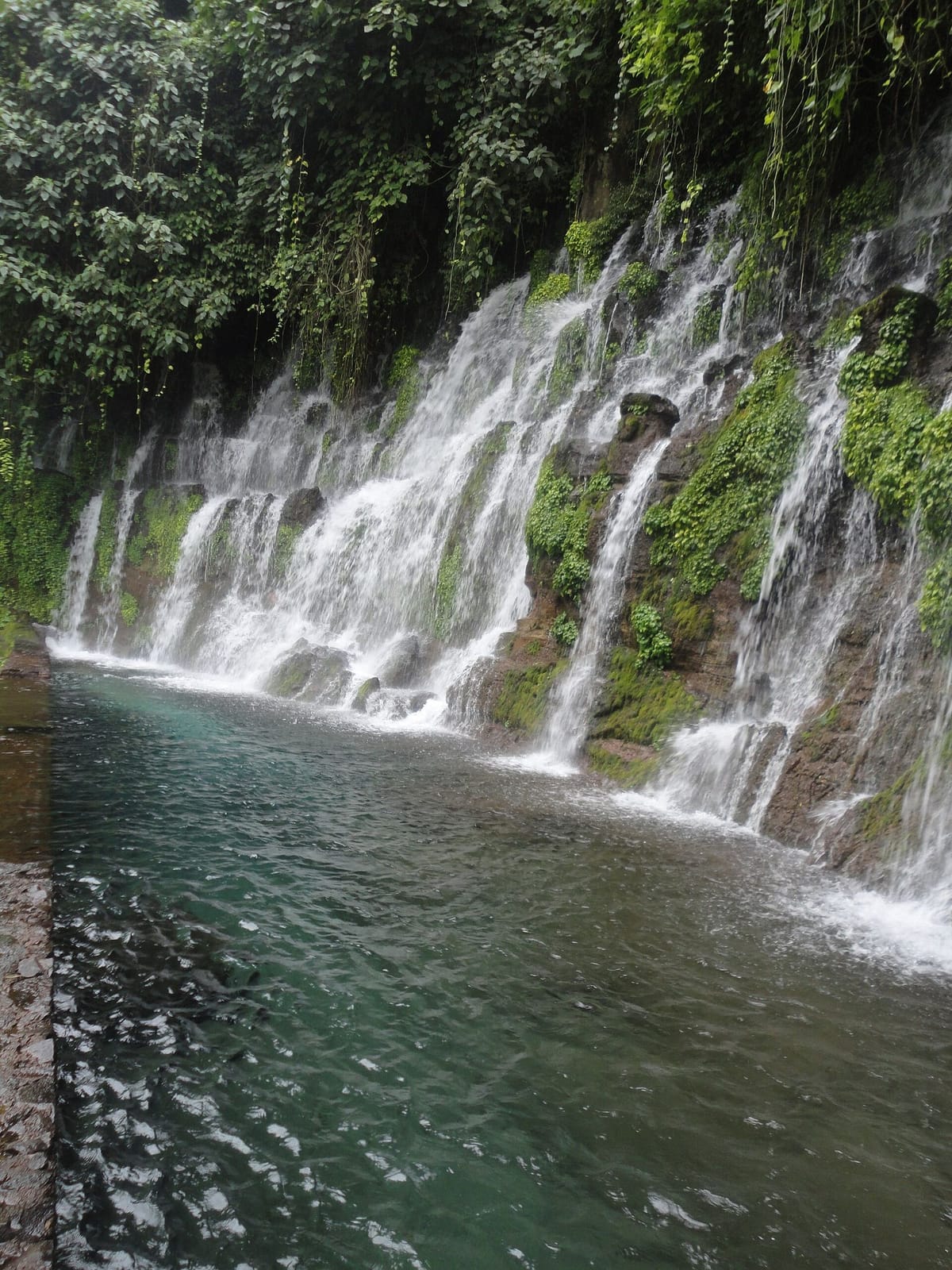 Desa berwarna di Ruta de las Flores, El Salvador