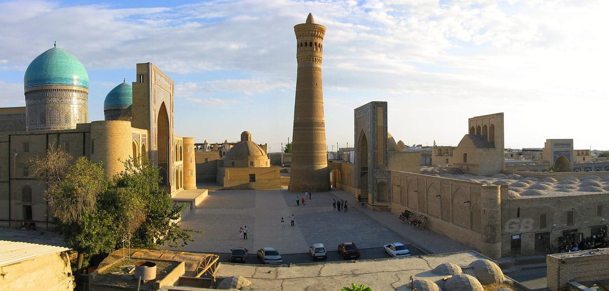 Menara Kalon dan masjid Bukhara